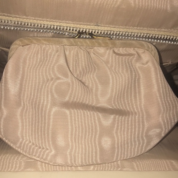 Vintage Floral Tapestry Top Handle Bag ๐ - Picture 4 of 8